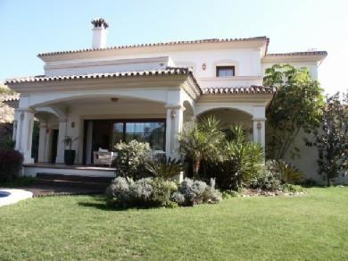 Chalet con 5 dormitorios se vende en Mijas Costa, Costa del Sol