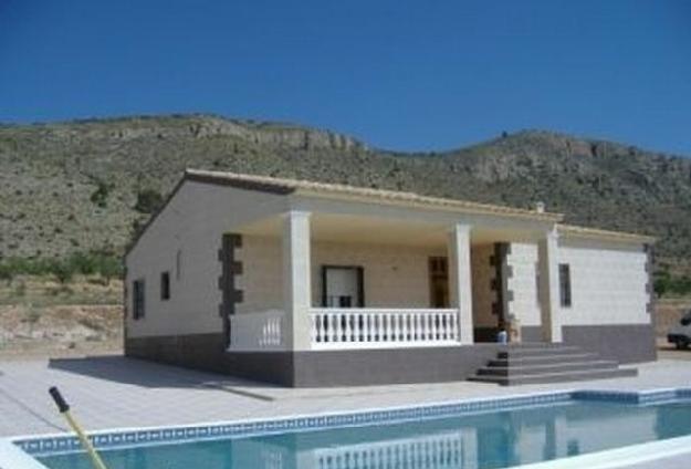 Chalet en venta en Pinoso, Alicante (Costa Blanca)