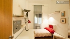 Rooms available - Cool 7-bedroom apartment for girls, in Las Cortes - mejor precio | unprecio.es