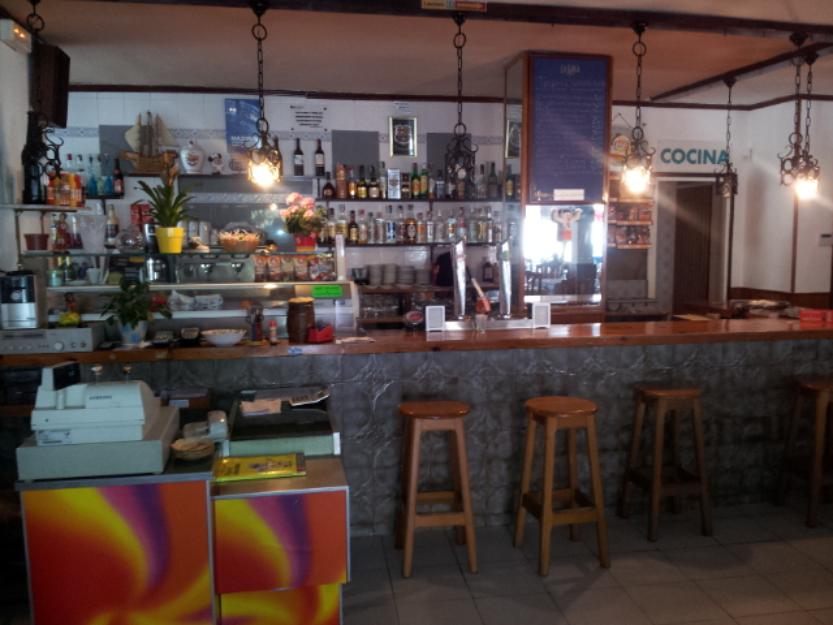 Se vende bar-restaurante 1ª linea de mar