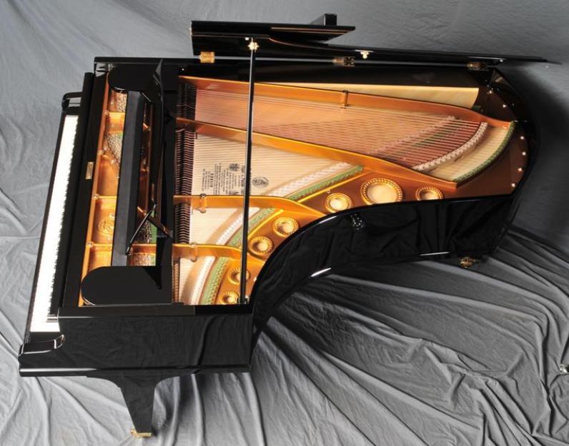 Restauración de pianos de cola y verticales.
