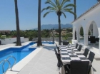 Chalet con 6 dormitorios se vende en Marbella, Costa del Sol - mejor precio | unprecio.es