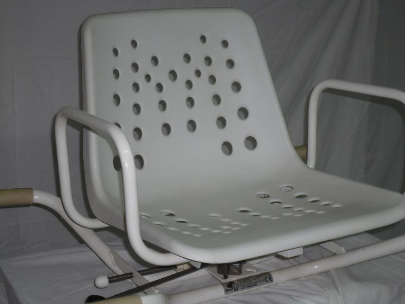 Se vende silla de ruedas seminueva