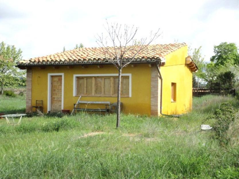 Casa con jardin de 1100 m2 en zona de alquezar sierra de guara pirineo de huesca
