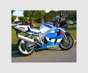 SUZUKI GSXR 750