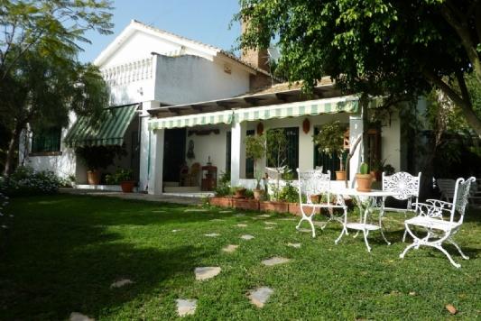 4 Dormitorio Chalet En Venta en Sierrezuela (La), Málaga