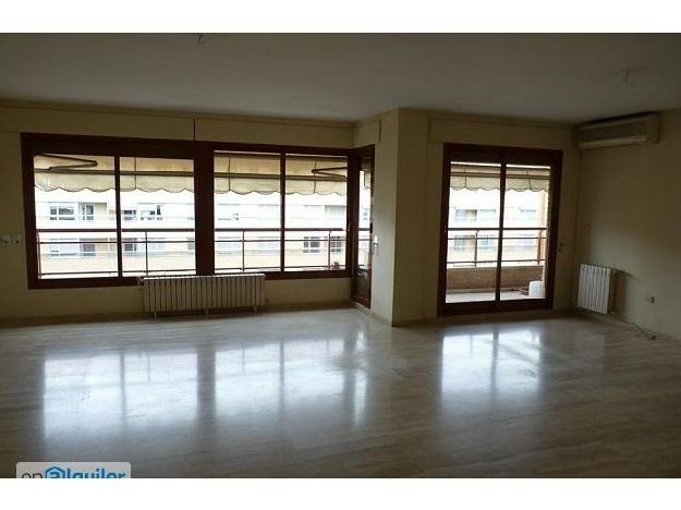 Sin Comisión de Agencia  //  Magnifica vivienda SIN AMUEBLAR de 3 dormitorios.
