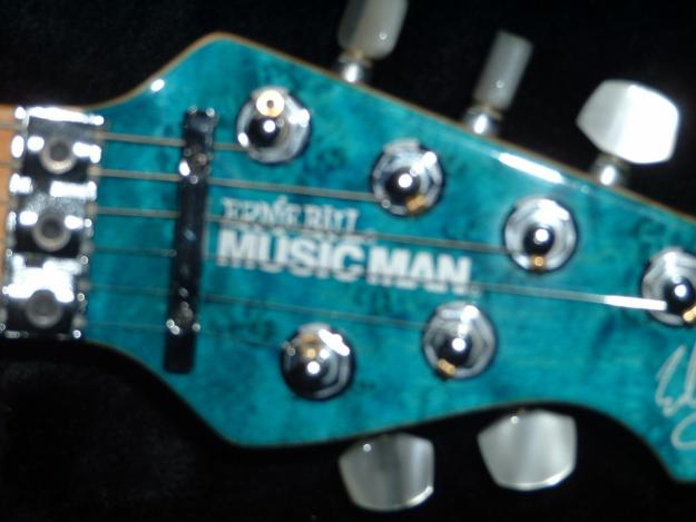 EVH Ernie Ball Music Man Blue Ocean