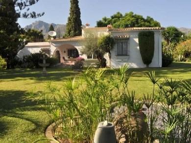 Chalet con 3 dormitorios se vende en Marbella, Costa del Sol