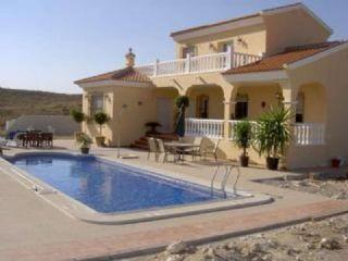 Chalet en venta en Pinoso, Alicante (Costa Blanca)