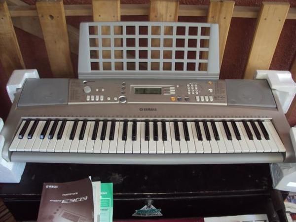 teclado yamaha PSR-E-303