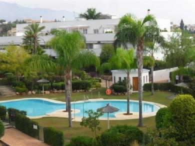 Apartamento con 2 dormitorios se vende en Marbella, Costa del Sol