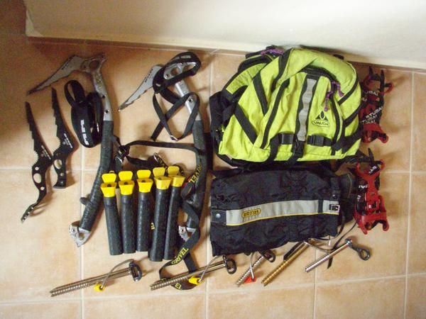 SE VENDE EQUIPO PARA ESCALADA EN HIELO