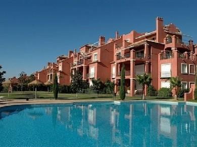 Apartamento con 3 dormitorios se vende en Marbella, Costa del Sol