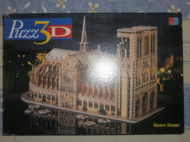 Puzzle 3d Notre Dame. Marca MB. 952 piezas