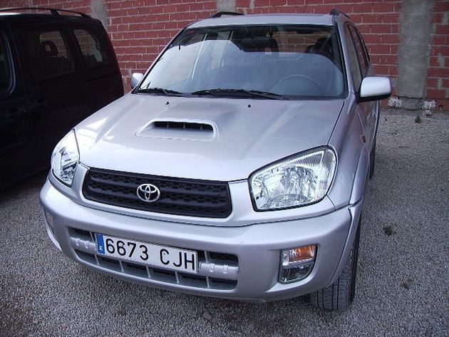 TOYOTA RAV4 4X4
