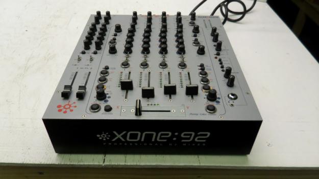 Allen & Heath Mezclador Xone92