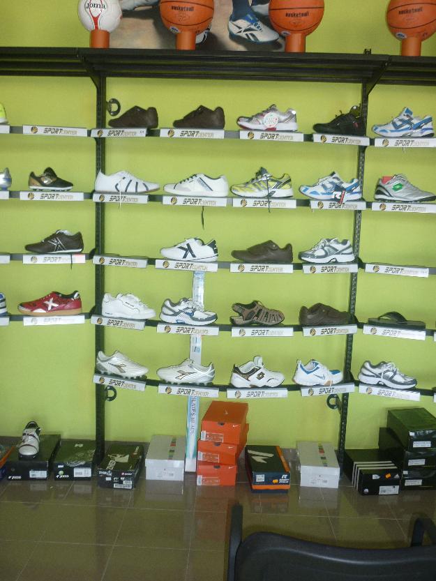 estanterías tienda deporte