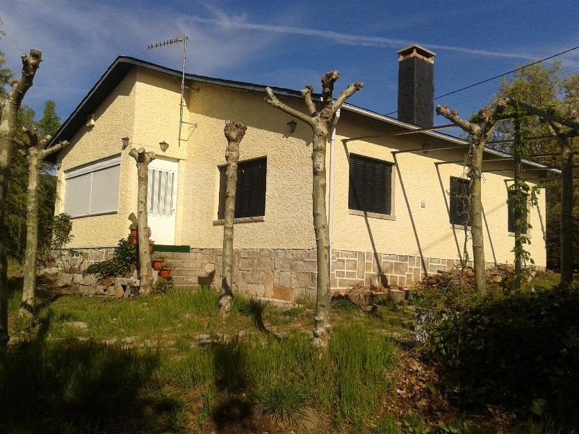 Chalet independiente 172m2 con parcela ajardinada de 950 m2