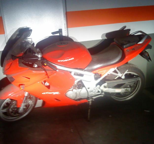 Vendo moto Hyosung comet R650